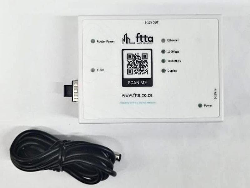 1.25Gbps to 1000Mbps media converter with power pass through